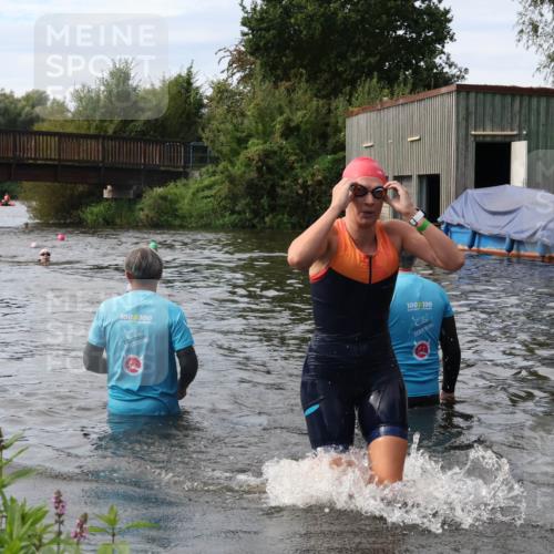 31.08.2025 - Elbe Triathlon Hamburg Luisa Fischer http://msf.ph/oto/8687092 31.08.2025 10:52:43 Schwimmen 1587 meine-sportfotos.de