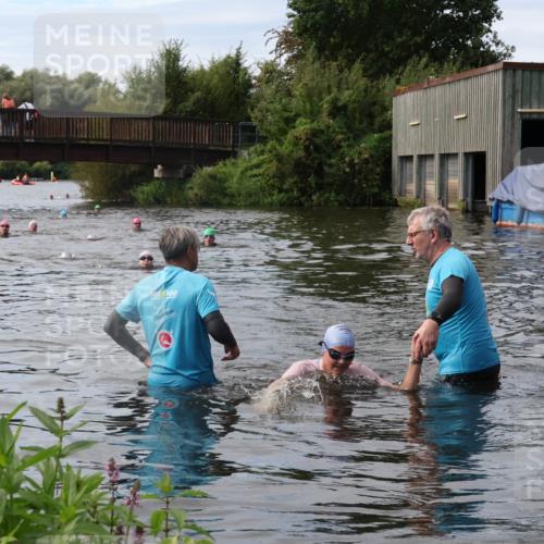 31.08.2025 - Elbe Triathlon Hamburg Luisa Fischer http://msf.ph/oto/8687098 31.08.2025 10:52:54 Schwimmen 1513 meine-sportfotos.de