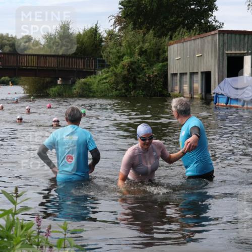 31.08.2025 - Elbe Triathlon Hamburg Luisa Fischer http://msf.ph/oto/8687101 31.08.2025 10:52:54 Schwimmen 1513 meine-sportfotos.de