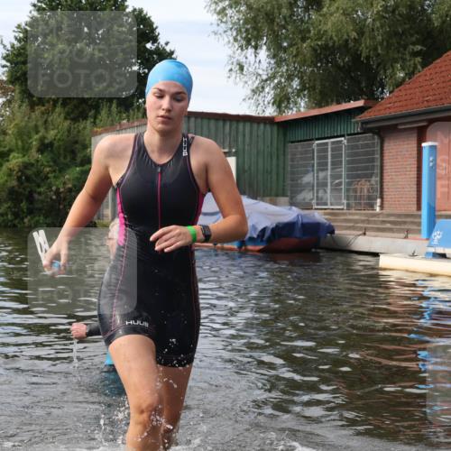 31.08.2025 - Elbe Triathlon Hamburg Luisa Fischer http://msf.ph/oto/8687198 31.08.2025 10:54:13 Schwimmen 1582 meine-sportfotos.de