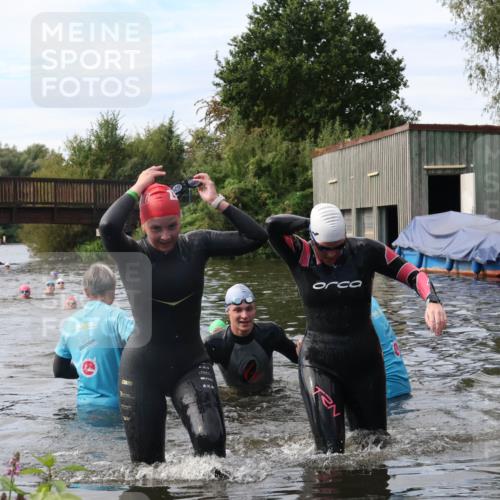 31.08.2025 - Elbe Triathlon Hamburg Luisa Fischer http://msf.ph/oto/8687201 31.08.2025 10:54:38 Schwimmen 1509, 1520, 1524, 1590 meine-sportfotos.de