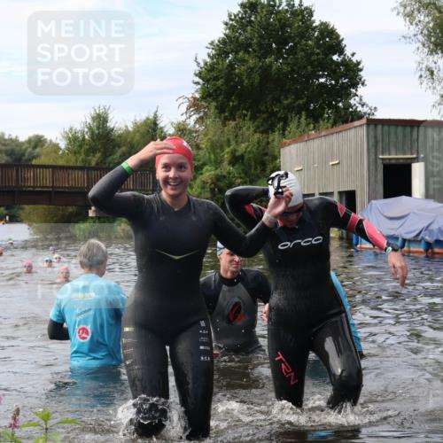 31.08.2025 - Elbe Triathlon Hamburg Luisa Fischer http://msf.ph/oto/8687202 31.08.2025 10:54:39 Schwimmen 1509, 1520, 1524, 1590 meine-sportfotos.de
