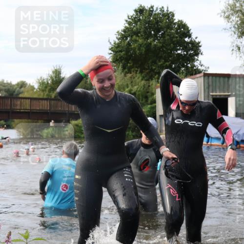 31.08.2025 - Elbe Triathlon Hamburg Luisa Fischer http://msf.ph/oto/8687206 31.08.2025 10:54:39 Schwimmen 1509, 1520, 1524, 1590 meine-sportfotos.de