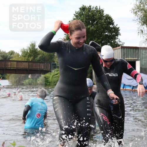 31.08.2025 - Elbe Triathlon Hamburg Luisa Fischer http://msf.ph/oto/8687208 31.08.2025 10:54:40 Schwimmen 1509, 1520, 1524, 1554, 1590 meine-sportfotos.de
