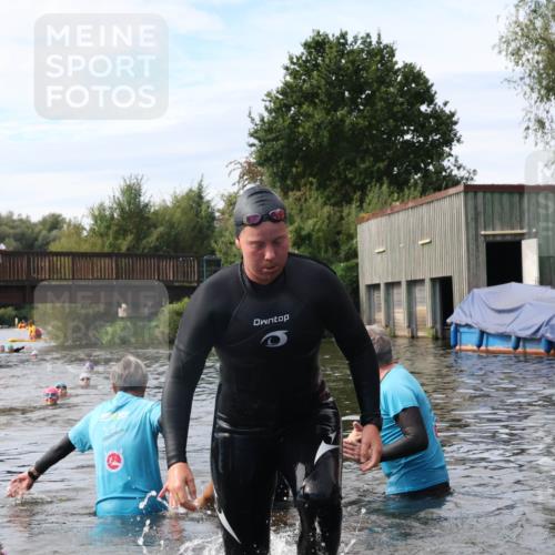 31.08.2025 - Elbe Triathlon Hamburg Luisa Fischer http://msf.ph/oto/8687216 31.08.2025 10:54:45 Schwimmen 1509, 1524, 1554, 1590 meine-sportfotos.de