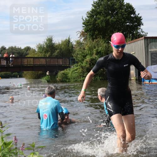 31.08.2025 - Elbe Triathlon Hamburg Luisa Fischer http://msf.ph/oto/8687249 31.08.2025 10:55:05 Schwimmen 1515, 1525, 1538, 1589, 1611 meine-sportfotos.de