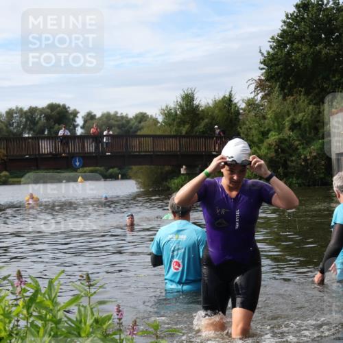 31.08.2025 - Elbe Triathlon Hamburg Luisa Fischer http://msf.ph/oto/8687287 31.08.2025 10:55:46 Schwimmen 1550 meine-sportfotos.de
