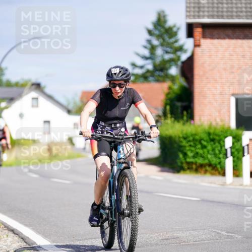 31.08.2025 - Elbe Triathlon Hamburg Michael Burmester http://msf.ph/oto/8687288 31.08.2025 14:52:57 Radfahren 121 meine-sportfotos.de