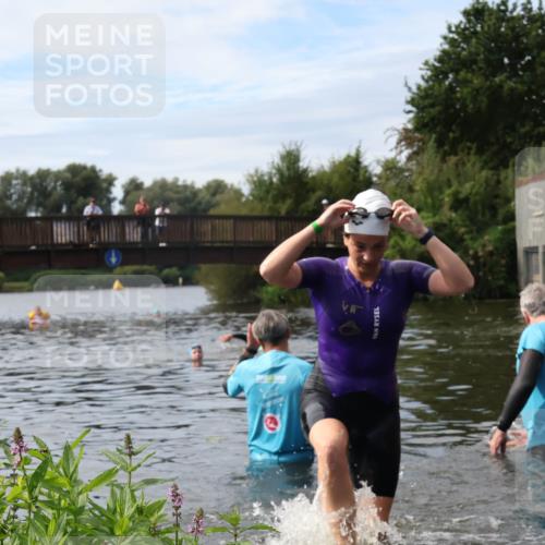 31.08.2025 - Elbe Triathlon Hamburg Luisa Fischer http://msf.ph/oto/8687289 31.08.2025 10:55:47 Schwimmen 1550 meine-sportfotos.de