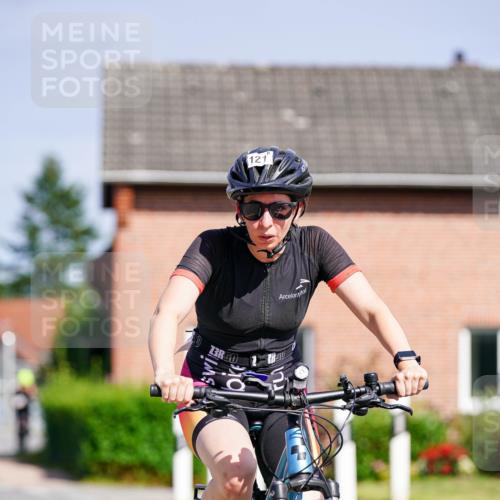 31.08.2025 - Elbe Triathlon Hamburg Michael Burmester http://msf.ph/oto/8687290 31.08.2025 14:52:58 Radfahren 121 meine-sportfotos.de