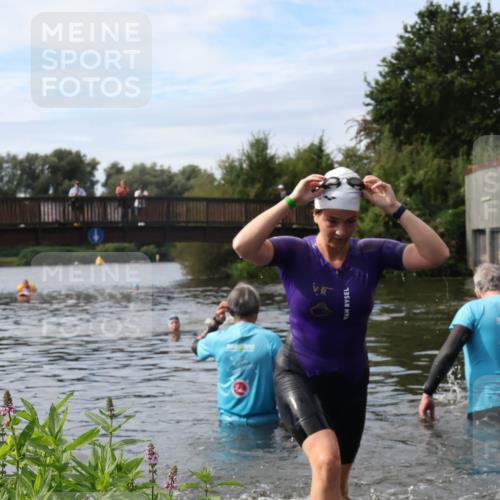 31.08.2025 - Elbe Triathlon Hamburg Luisa Fischer http://msf.ph/oto/8687291 31.08.2025 10:55:47 Schwimmen 1550 meine-sportfotos.de