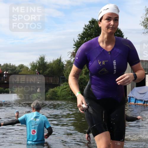 31.08.2025 - Elbe Triathlon Hamburg Luisa Fischer http://msf.ph/oto/8687298 31.08.2025 10:55:48 Schwimmen 1550 meine-sportfotos.de