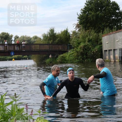31.08.2025 - Elbe Triathlon Hamburg Luisa Fischer http://msf.ph/oto/8687300 31.08.2025 10:56:03 Schwimmen 1522, 1606 meine-sportfotos.de