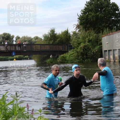 31.08.2025 - Elbe Triathlon Hamburg Luisa Fischer http://msf.ph/oto/8687302 31.08.2025 10:56:03 Schwimmen 1522, 1606 meine-sportfotos.de