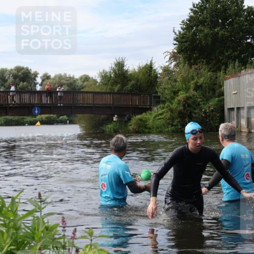 31.08.2025 - Elbe Triathlon Hamburg Luisa Fischer http://msf.ph/oto/8687305 31.08.2025 10:56:03 Schwimmen 1522, 1606 meine-sportfotos.de