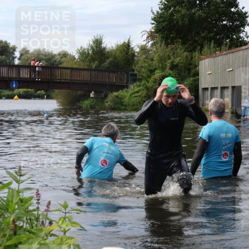 31.08.2025 - Elbe Triathlon Hamburg Luisa Fischer http://msf.ph/oto/8687324 31.08.2025 10:56:10 Schwimmen 1522, 1606 meine-sportfotos.de