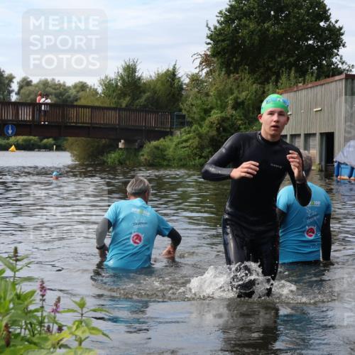 31.08.2025 - Elbe Triathlon Hamburg Luisa Fischer http://msf.ph/oto/8687325 31.08.2025 10:56:11 Schwimmen 1522, 1606 meine-sportfotos.de