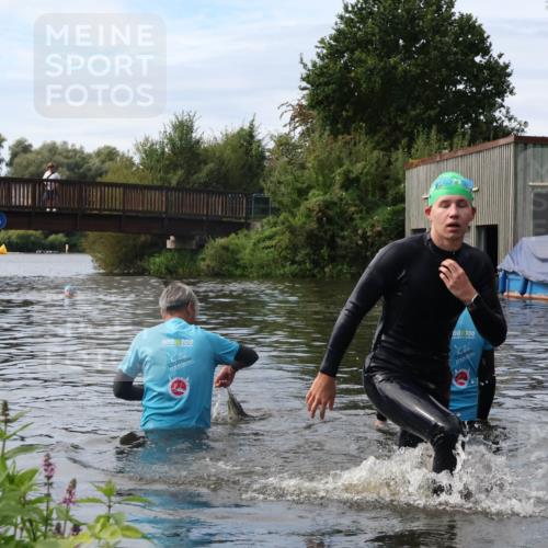 31.08.2025 - Elbe Triathlon Hamburg Luisa Fischer http://msf.ph/oto/8687327 31.08.2025 10:56:11 Schwimmen 1522, 1606 meine-sportfotos.de
