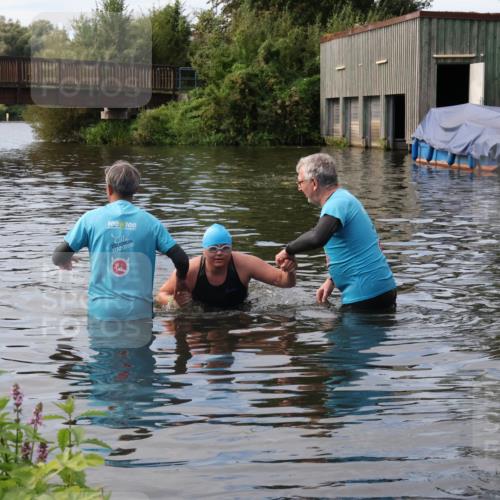 31.08.2025 - Elbe Triathlon Hamburg Luisa Fischer http://msf.ph/oto/8687331 31.08.2025 10:56:50 Schwimmen 1517 meine-sportfotos.de