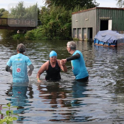 31.08.2025 - Elbe Triathlon Hamburg Luisa Fischer http://msf.ph/oto/8687334 31.08.2025 10:56:51 Schwimmen 1517 meine-sportfotos.de