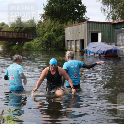 31.08.2025 - Elbe Triathlon Hamburg Luisa Fischer http://msf.ph/oto/8687339 31.08.2025 10:56:52 Schwimmen 1517 meine-sportfotos.de