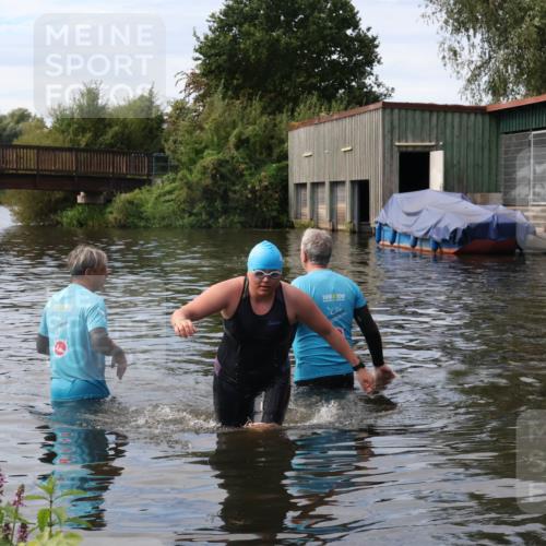 31.08.2025 - Elbe Triathlon Hamburg Luisa Fischer http://msf.ph/oto/8687341 31.08.2025 10:56:52 Schwimmen 1517 meine-sportfotos.de