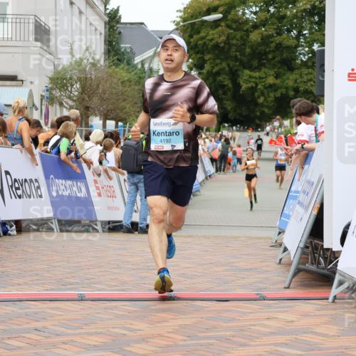 31.08.2025 - 21. Blankeneser Heldenlauf Strokosch-Dieckow http://msf.ph/oto/8687498 31.08.2025 11:58:05 Ziel 4192, 4429 meine-sportfotos.de