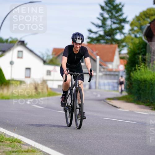 31.08.2025 - Elbe Triathlon Hamburg Michael Burmester http://msf.ph/oto/8687545 31.08.2025 15:04:42 Radfahren  meine-sportfotos.de