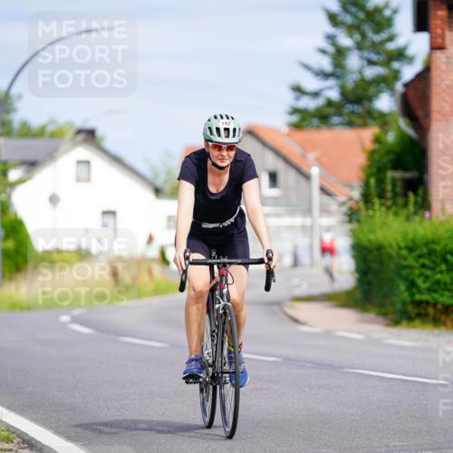 31.08.2025 - Elbe Triathlon Hamburg Michael Burmester http://msf.ph/oto/8687578 31.08.2025 15:08:14 Radfahren  meine-sportfotos.de