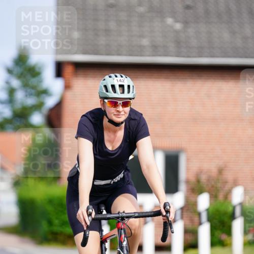 31.08.2025 - Elbe Triathlon Hamburg Michael Burmester http://msf.ph/oto/8687580 31.08.2025 15:08:15 Radfahren  meine-sportfotos.de