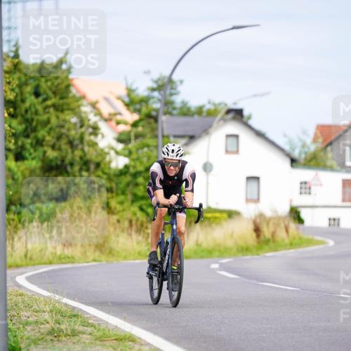 31.08.2025 - Elbe Triathlon Hamburg Michael Burmester http://msf.ph/oto/8687588 31.08.2025 15:09:09 Radfahren  meine-sportfotos.de