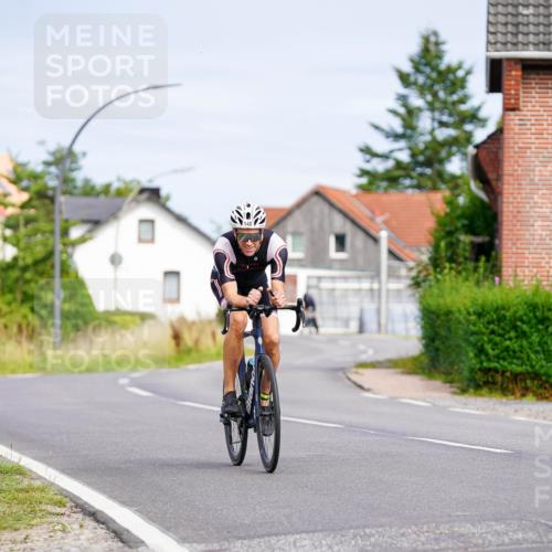 31.08.2025 - Elbe Triathlon Hamburg Michael Burmester http://msf.ph/oto/8687590 31.08.2025 15:09:09 Radfahren  meine-sportfotos.de
