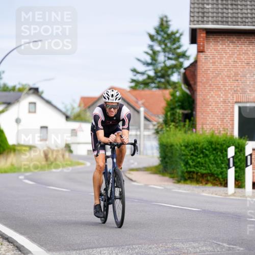 31.08.2025 - Elbe Triathlon Hamburg Michael Burmester http://msf.ph/oto/8687591 31.08.2025 15:09:10 Radfahren  meine-sportfotos.de