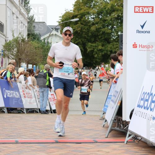 31.08.2025 - 21. Blankeneser Heldenlauf Strokosch-Dieckow http://msf.ph/oto/8687608 31.08.2025 11:58:01 Ziel 4192, 4429 meine-sportfotos.de