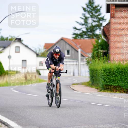 31.08.2025 - Elbe Triathlon Hamburg Michael Burmester http://msf.ph/oto/8687662 31.08.2025 15:15:42 Radfahren  meine-sportfotos.de