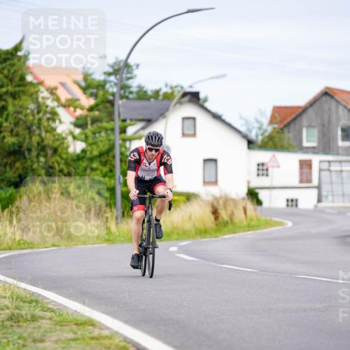 31.08.2025 - Elbe Triathlon Hamburg Michael Burmester http://msf.ph/oto/8687668 31.08.2025 15:16:15 Radfahren  meine-sportfotos.de