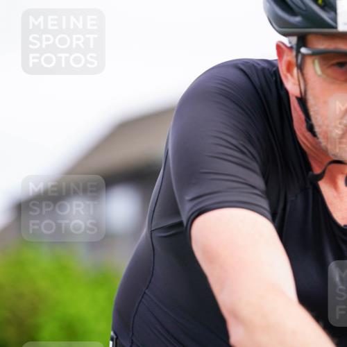 31.08.2025 - Elbe Triathlon Hamburg Michael Burmester http://msf.ph/oto/8687707 31.08.2025 15:19:10 Radfahren  meine-sportfotos.de