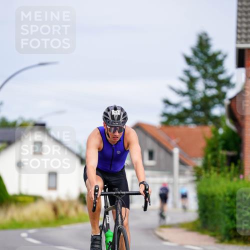 31.08.2025 - Elbe Triathlon Hamburg Michael Burmester http://msf.ph/oto/8687731 31.08.2025 15:20:50 Radfahren  meine-sportfotos.de
