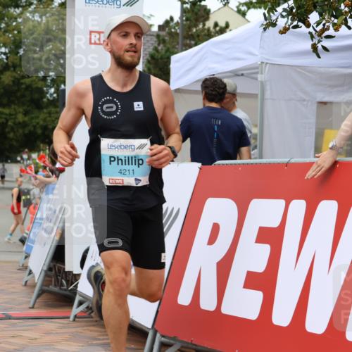 31.08.2025 - 21. Blankeneser Heldenlauf Strokosch-Dieckow http://msf.ph/oto/8687781 31.08.2025 11:56:37 Ziel 5615, 4265, 4217, 4211 meine-sportfotos.de
