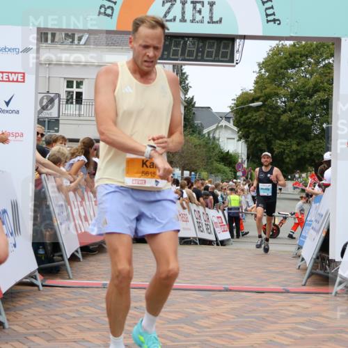 31.08.2025 - 21. Blankeneser Heldenlauf Strokosch-Dieckow http://msf.ph/oto/8687826 31.08.2025 11:56:34 Ziel 5615, 4265, 4217, 4211 meine-sportfotos.de