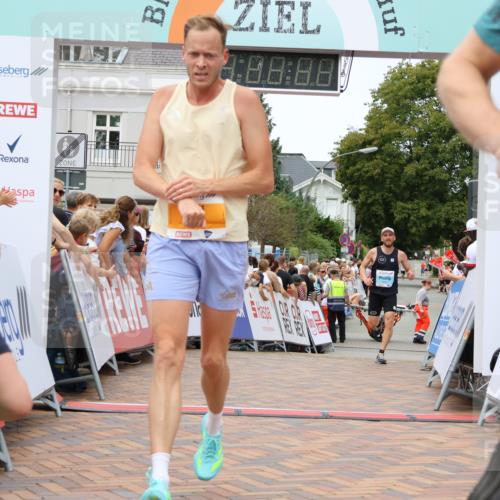 31.08.2025 - 21. Blankeneser Heldenlauf Strokosch-Dieckow http://msf.ph/oto/8687844 31.08.2025 11:56:34 Ziel 5615, 4265, 4217, 4211 meine-sportfotos.de