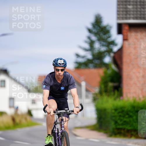 31.08.2025 - Elbe Triathlon Hamburg Michael Burmester http://msf.ph/oto/8687857 31.08.2025 15:27:02 Radfahren  meine-sportfotos.de