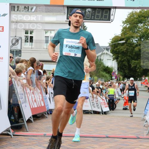 31.08.2025 - 21. Blankeneser Heldenlauf Strokosch-Dieckow http://msf.ph/oto/8687861 31.08.2025 11:56:33 Ziel 5615, 4265, 4217, 4211 meine-sportfotos.de