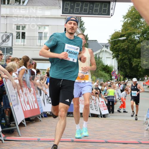 31.08.2025 - 21. Blankeneser Heldenlauf Strokosch-Dieckow http://msf.ph/oto/8687885 31.08.2025 11:56:32 Ziel 5615, 4265, 4217, 4211 meine-sportfotos.de