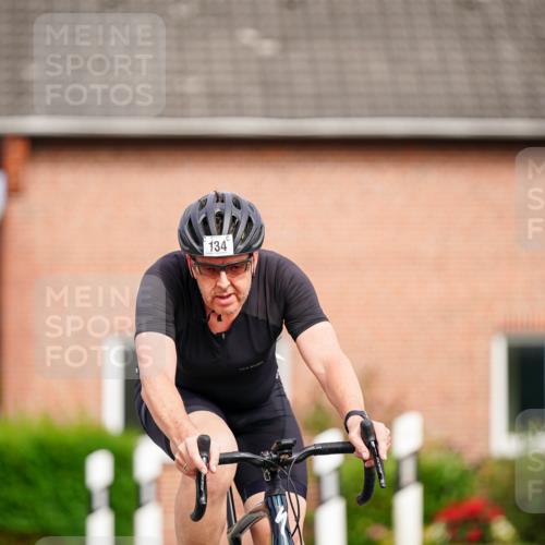 31.08.2025 - Elbe Triathlon Hamburg Michael Burmester http://msf.ph/oto/8687886 31.08.2025 15:27:43 Radfahren  meine-sportfotos.de