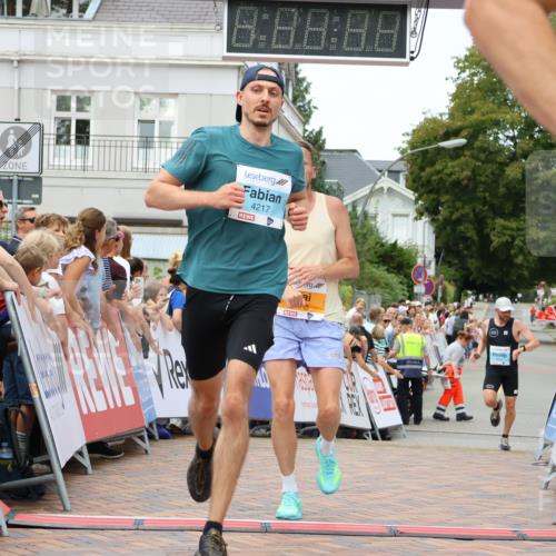 31.08.2025 - 21. Blankeneser Heldenlauf Strokosch-Dieckow http://msf.ph/oto/8687891 31.08.2025 11:56:32 Ziel 5615, 4265, 4217, 4211 meine-sportfotos.de