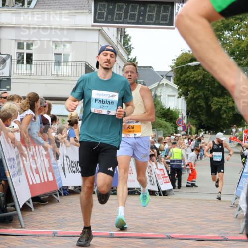 31.08.2025 - 21. Blankeneser Heldenlauf Strokosch-Dieckow http://msf.ph/oto/8687902 31.08.2025 11:56:32 Ziel 5615, 4265, 4217, 4211 meine-sportfotos.de