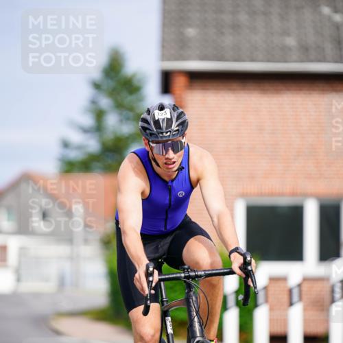 31.08.2025 - Elbe Triathlon Hamburg Michael Burmester http://msf.ph/oto/8687921 31.08.2025 15:29:46 Radfahren  meine-sportfotos.de