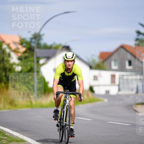 31.08.2025 - Elbe Triathlon Hamburg Michael Burmester http://msf.ph/oto/8687923 31.08.2025 15:30:05 Radfahren  meine-sportfotos.de