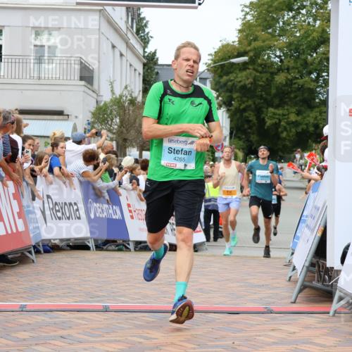 31.08.2025 - 21. Blankeneser Heldenlauf Strokosch-Dieckow http://msf.ph/oto/8687938 31.08.2025 11:56:30 Ziel 5615, 4265, 4217 meine-sportfotos.de